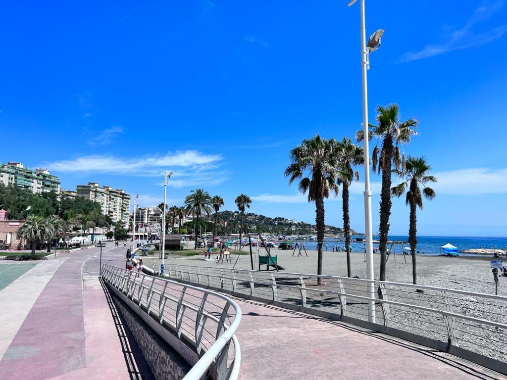 Apartamento La Biznaga Малага Екстер'єр фото